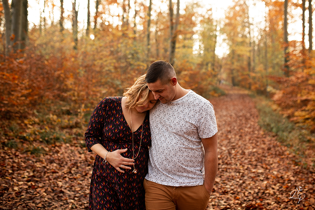 Lauriane Pujo_Photographe des familles et des gens qui s'aiment - photo d'une femme enceinte